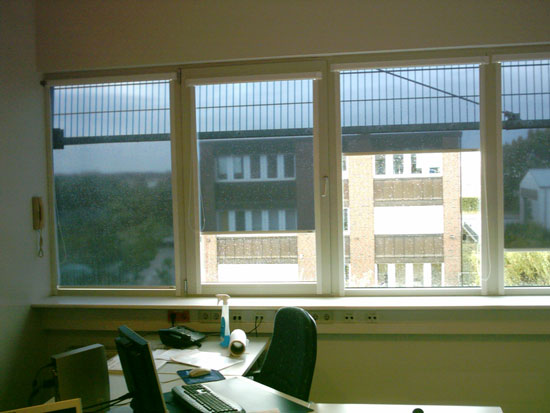 Sonnenschutzrollos im Büro